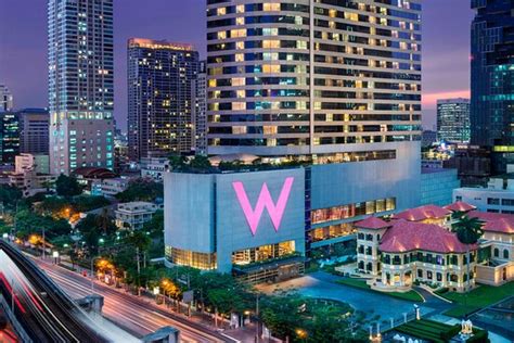 W bangkok - Jan 18, 2020 · What is the W District Bangkok? The W District is an area just off Sukhumvit Road, not far from the Phra Khanong BTS. You will find a few restaurants and two main condo buildings here; Skywalk and Le Luk. You will also find The Beat Hotel, a few cafes, a hostel and, what everyone associates this area with, the W Market. 